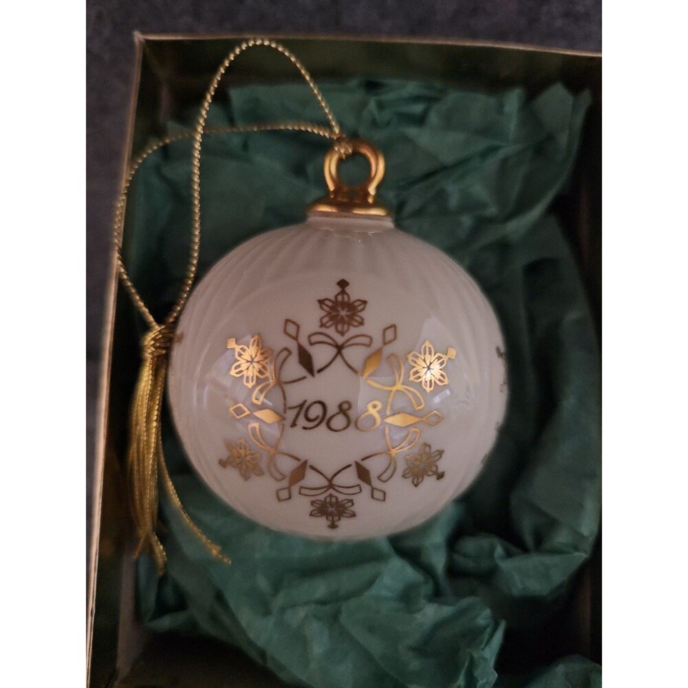 Vtg Lenox China 1988 Annual Christmas Ornament Snowflake Ball 24K Gold w/ Box 3"